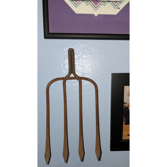 Rustic 4 Tine Pitchfork Head Gardening Wall Decor Folk art Gallery - Picture 3 of 10